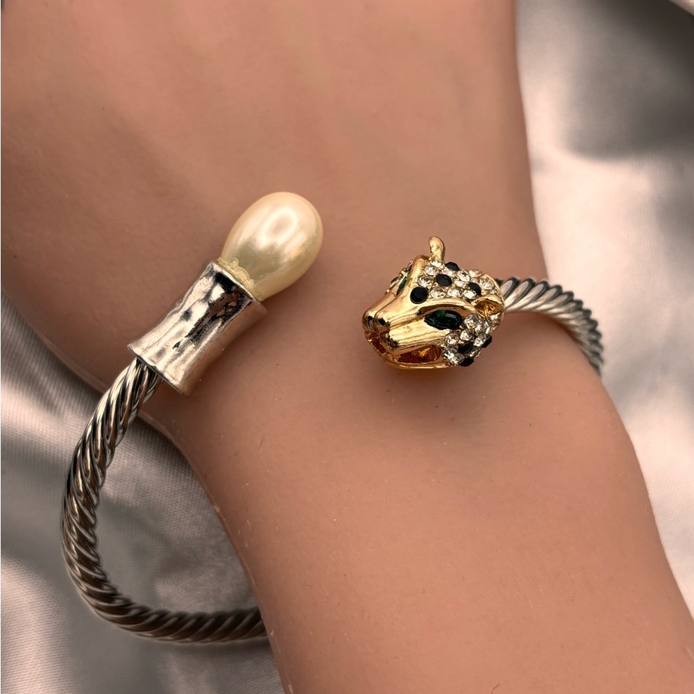 Chic Panther Faux Pearl Cable Cuff Bracelet